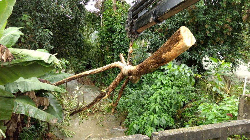 Prefeitura atua na recuperação de áreas afetadas pelas chuvas