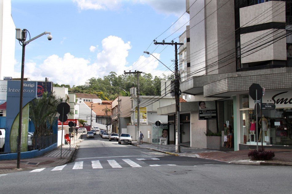 Prefeitura realiza mudanças de trânsito na Rua Paul Hering