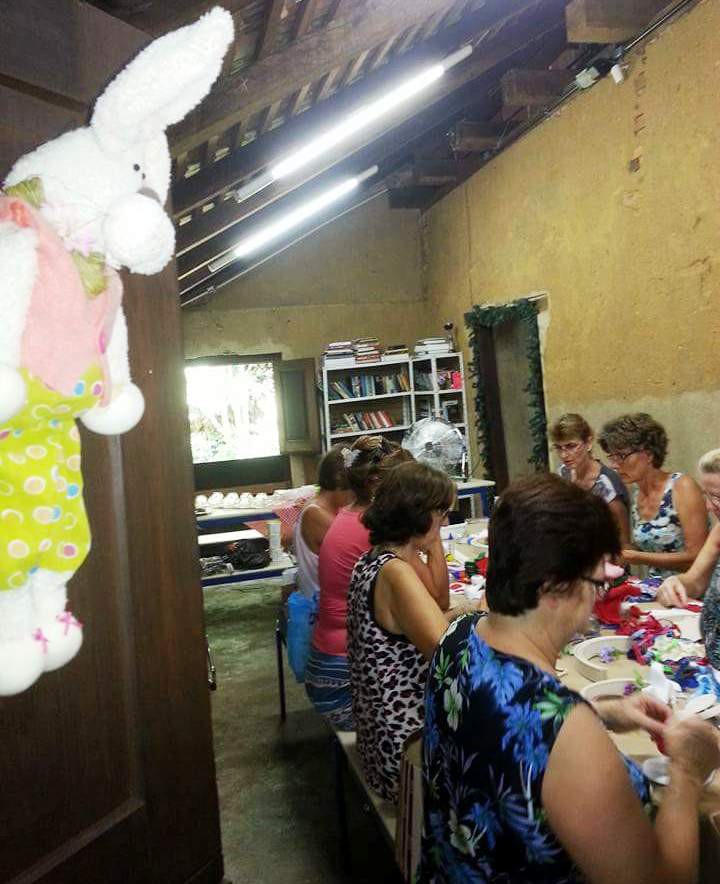Centro Cultural ensina práticas de artesanato temático
