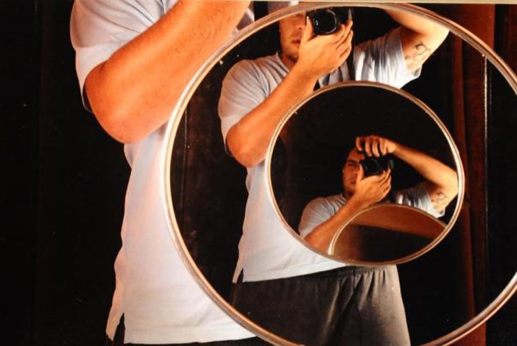 Fábio Salun traz ao MAB a exposição Dobras e Dobramentos