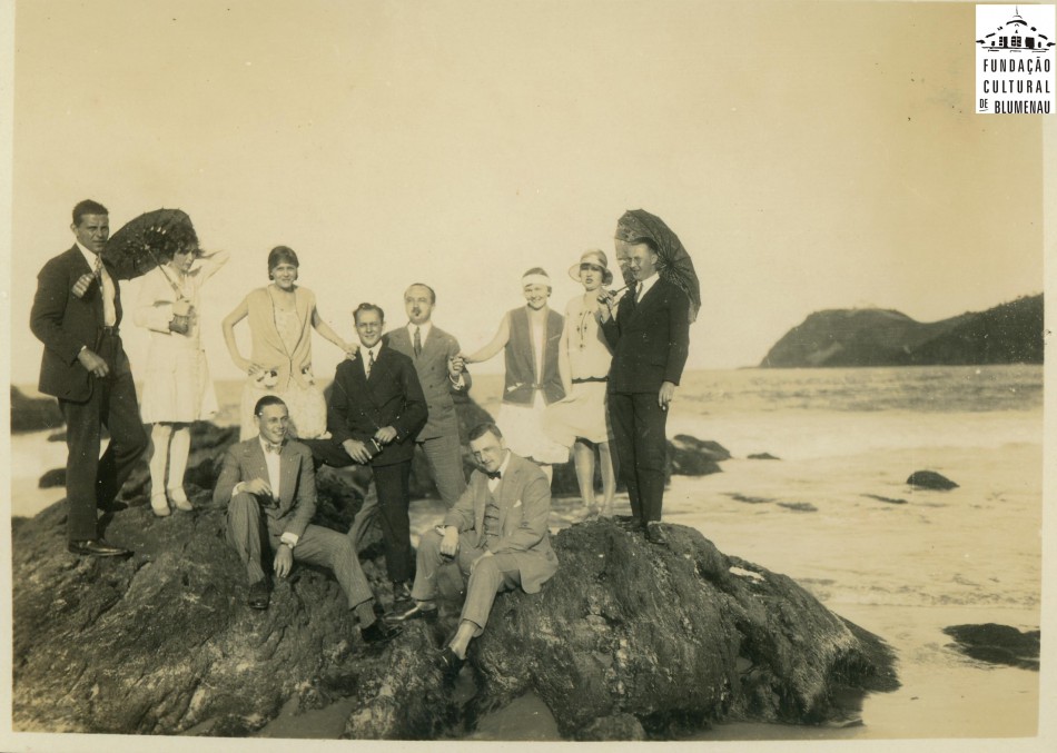 Memória Digital: época de veraneiro no final da década de 1920