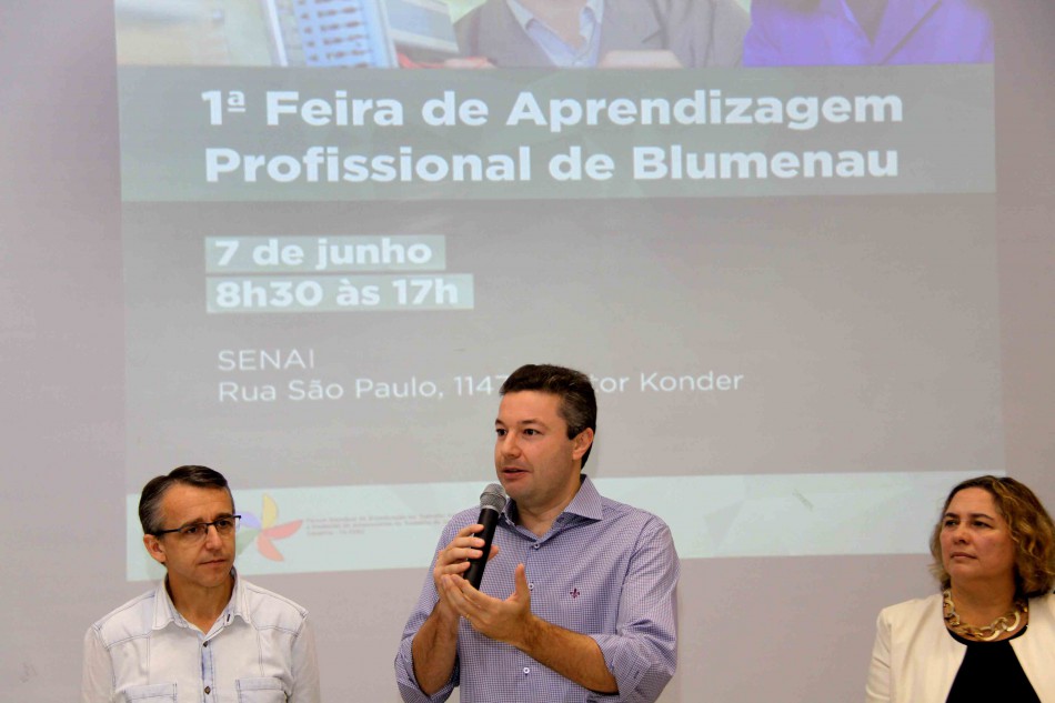 Prefeitura de Blumenau participa da Feira da Aprendizagem