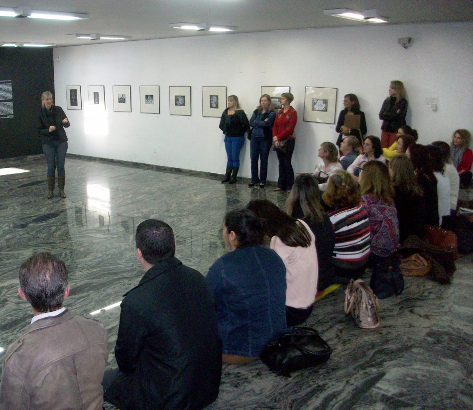 Coordenadores pedagógicos e professores visitam exposições do MAB
