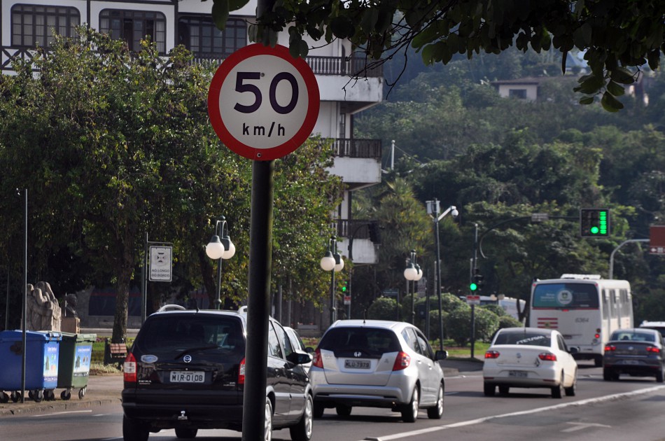Prefeitura padroniza limite de velocidade em vias centrais