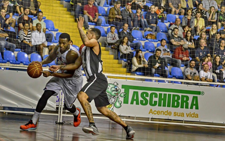 Basquete quer apoio da torcida no jogo contra o Botafogo