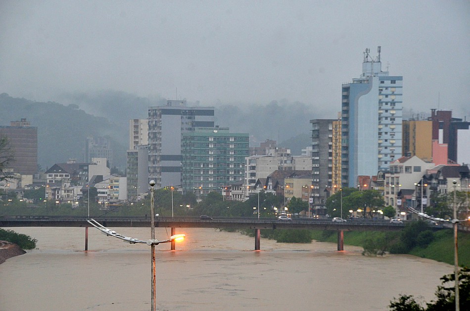 Blumenau registra 32 ocorrências causadas pela chuva