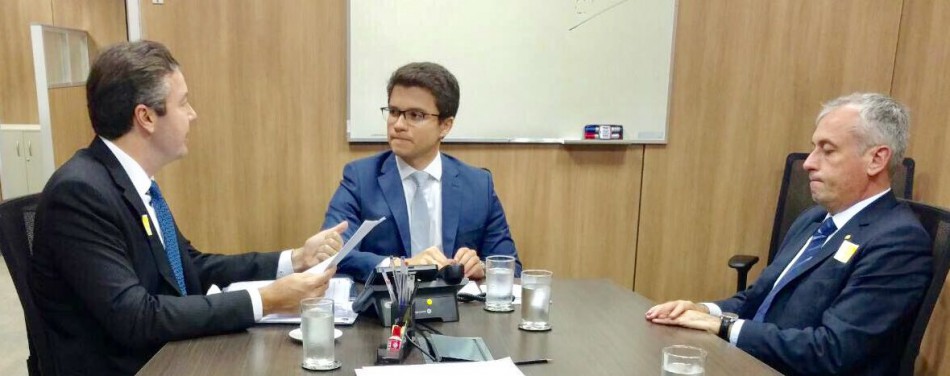 Prefeito busca recursos para mobilidade urbana e para aeroporto