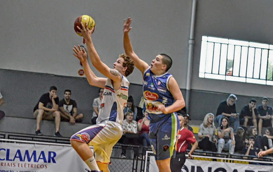 Equipes de base do basquete vencem no Campeonato Catarinense