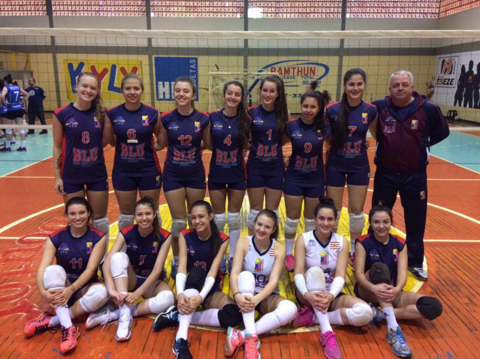 Vôlei infantojuvenil feminino conquista etapa da Copa Aevi