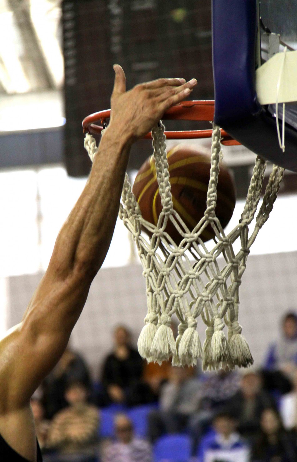 Basquete masculino mantém a invencibilidade no Campeonato Catarinense