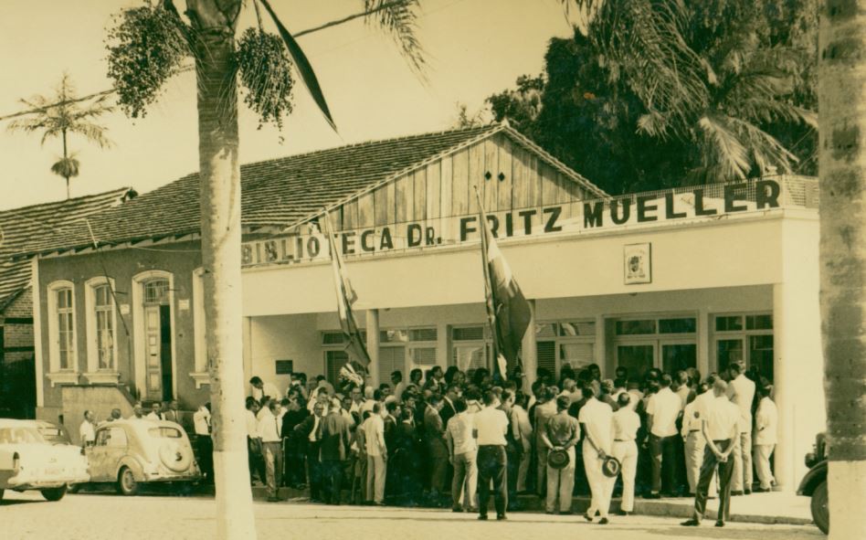 Biblioteca Dr. Fritz Müller celebra 65 anos neste mês
