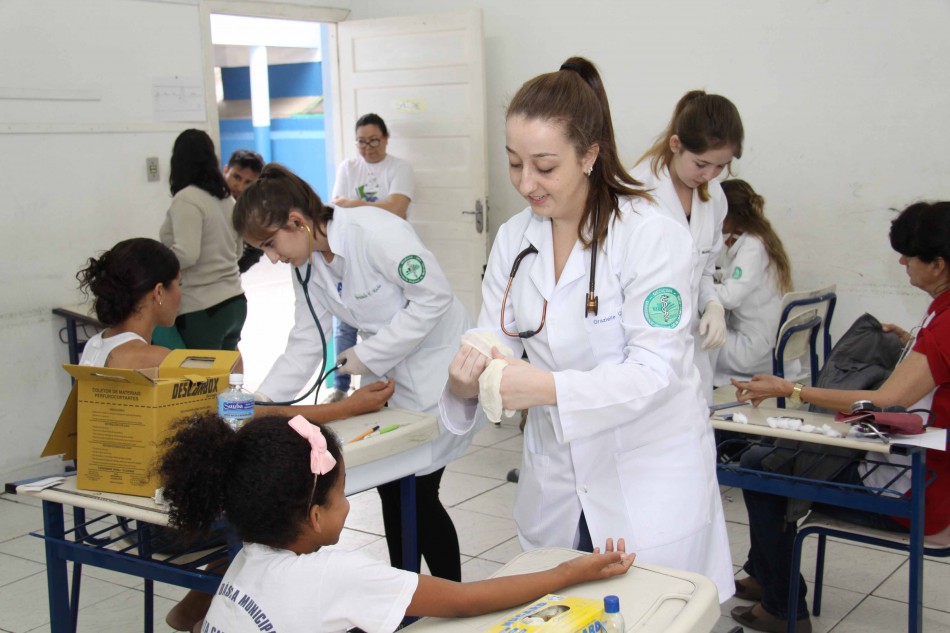 Ação comunitária reuniu 800 pessoas na EBM Anita Garibaldi