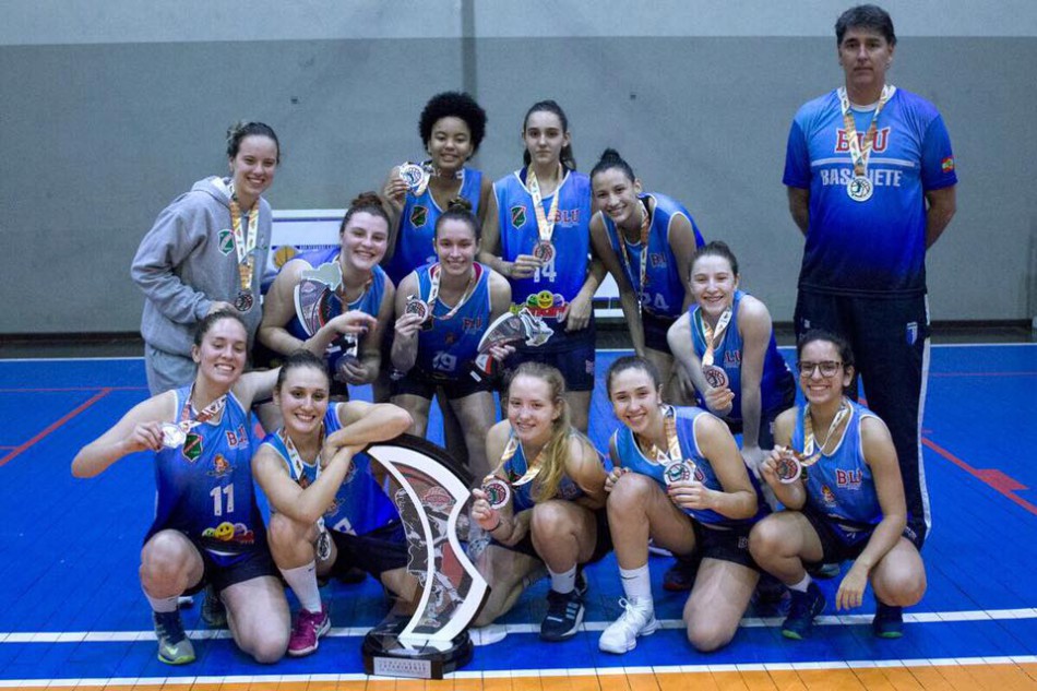 Basquete feminino sub-19 termina em segundo lugar no Catarinense