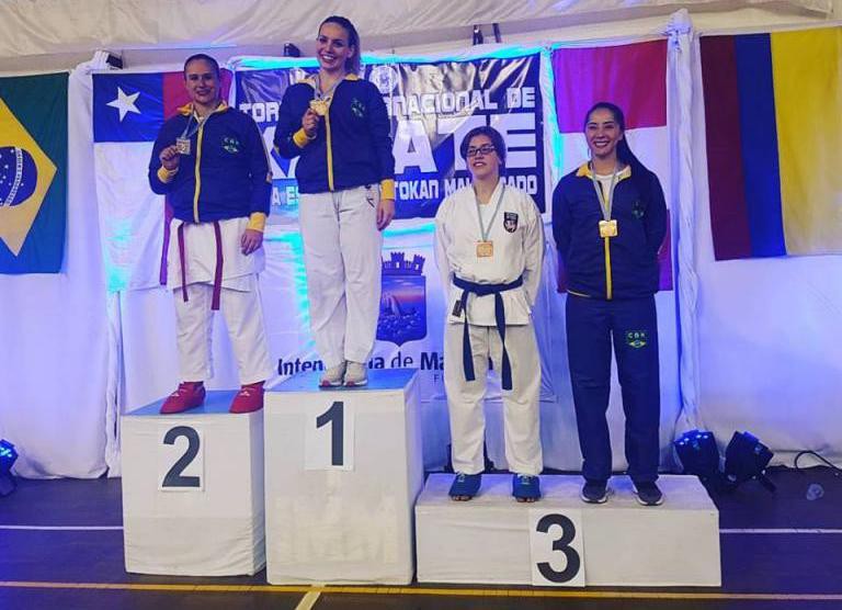 Atleta de Blumenau conquista ouro em competição internacional de Karatê no Uruguai