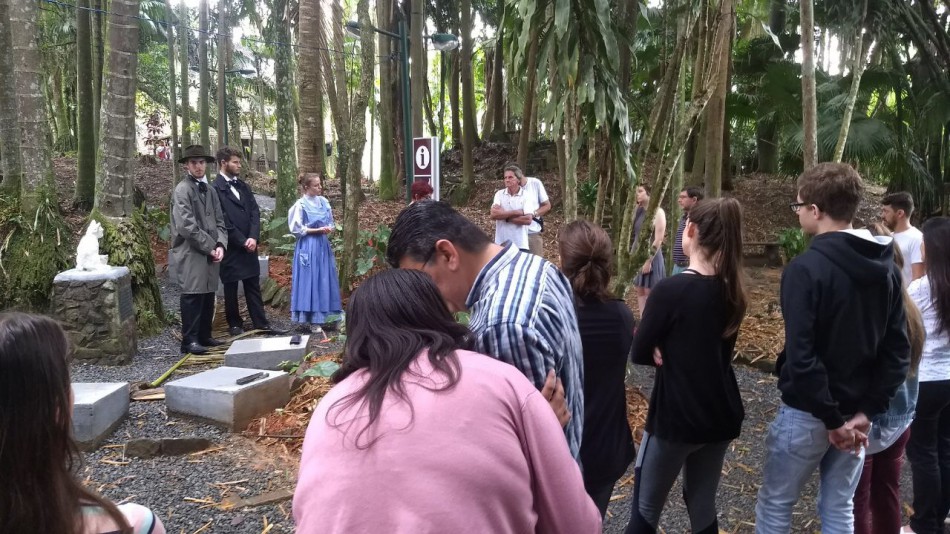 Caminhada Cultural passa por pontos históricos de Blumenau