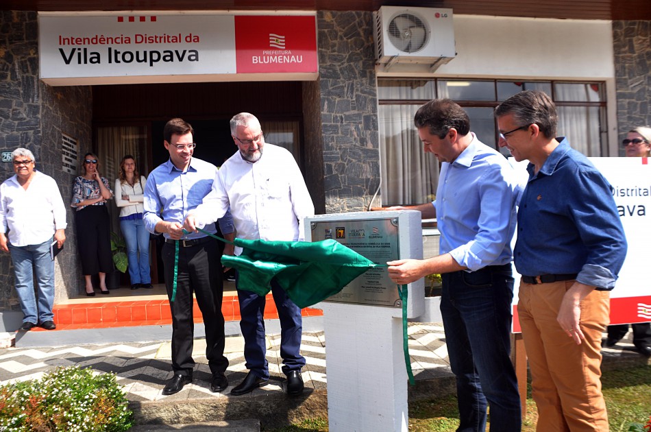 População participa das ações públicas da Prefeitura na Vila Itoupava