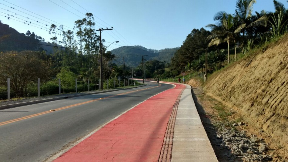 Prefeitura entrega pavimentações nos bairros Vila Nova e Fidelis
