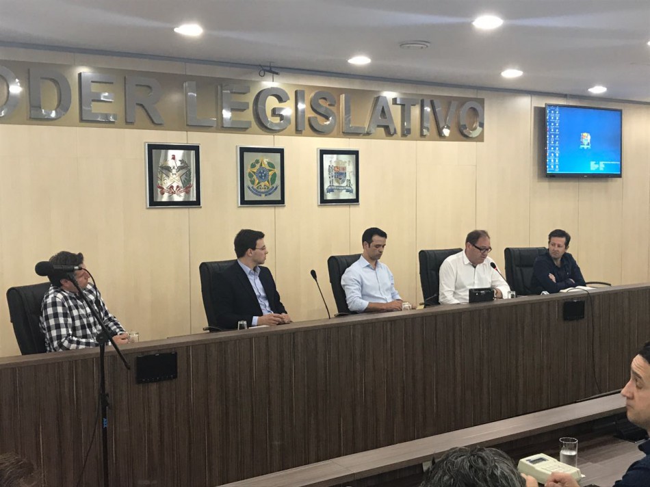 Seterb apresenta a vereadores proposta da Blumob para pintura de ônibus 