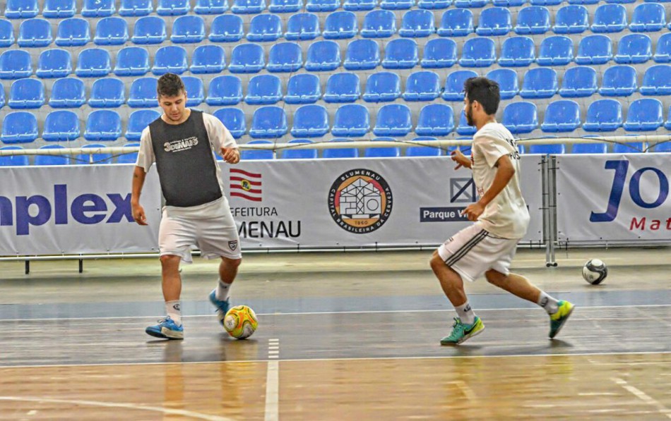 Blumenau Futsal recebe Jaraguá nesta terça com promoção de ingressos