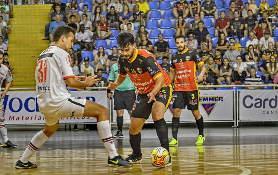 Blumenau Futsal vence Joinville e está na final da Copa Santa Catarina