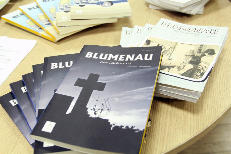 Convênios viabilizam digitalização da Revista Blumenau em Cadernos