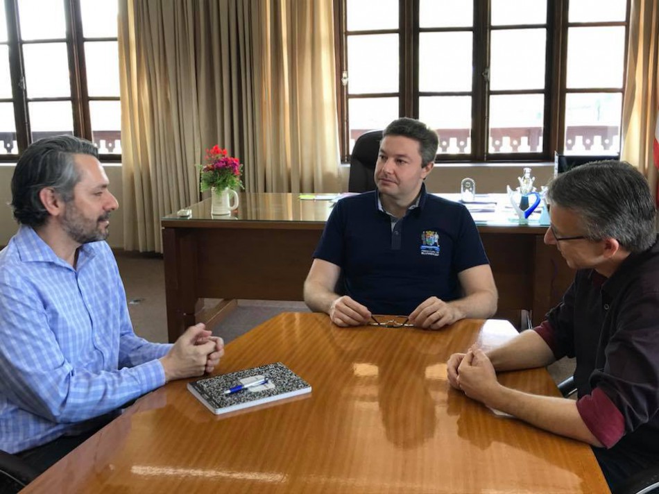 Comitiva do BID vem a Blumenau para vistoriar obras de mobilidade