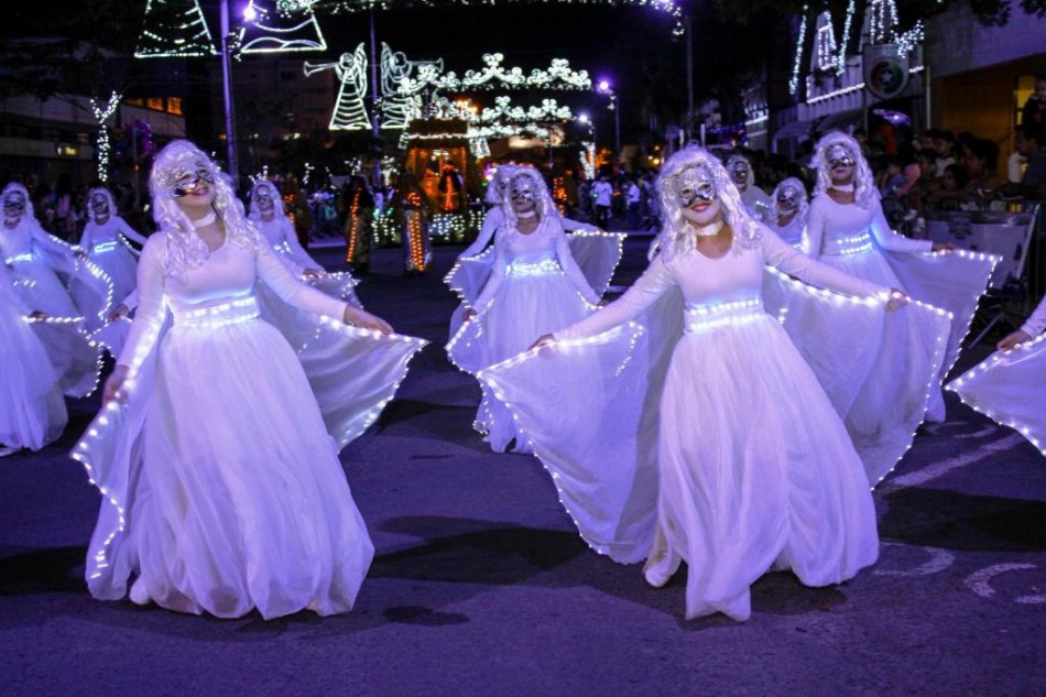 Abertura e primeiro desfile da Magia de Natal serão neste sábado