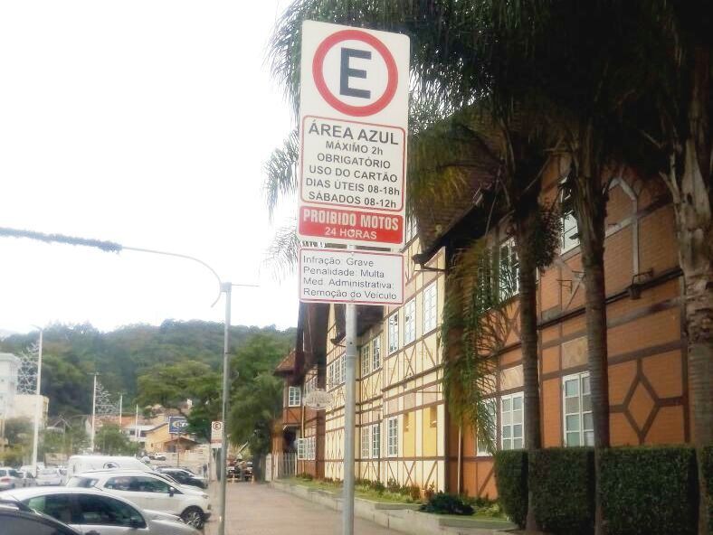Prefeitura implantará vagas de área azul na Rua Alberto Stein