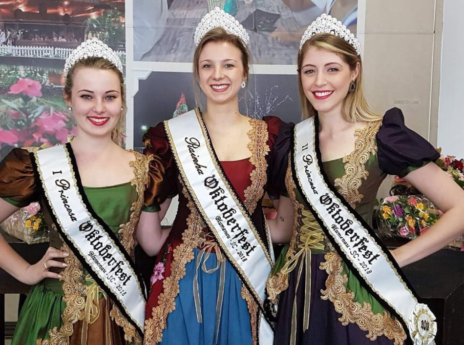 Rainha e Princesas da 35ª Oktoberfest são oficializadas