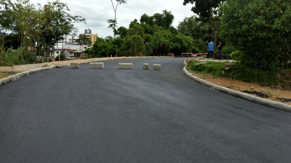 Prefeitura conclui etapa de asfaltamento da Rua do Fórum