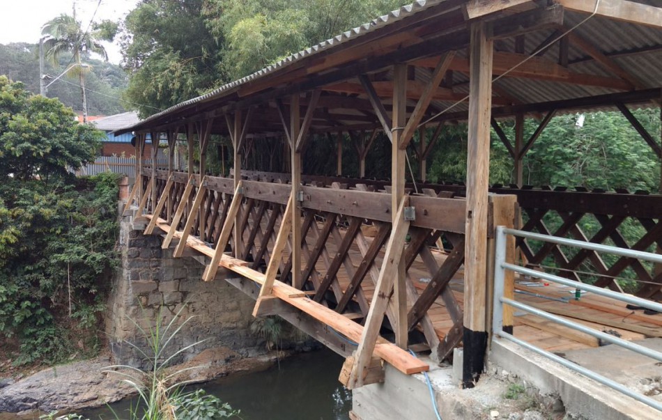 Prefeitura entregará revitalização da ponte da Rua Arnold Hemmer 