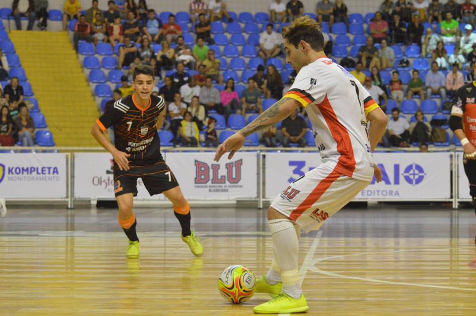 Blumenau Futsal faz a última partida pela primeira fase do Estadual