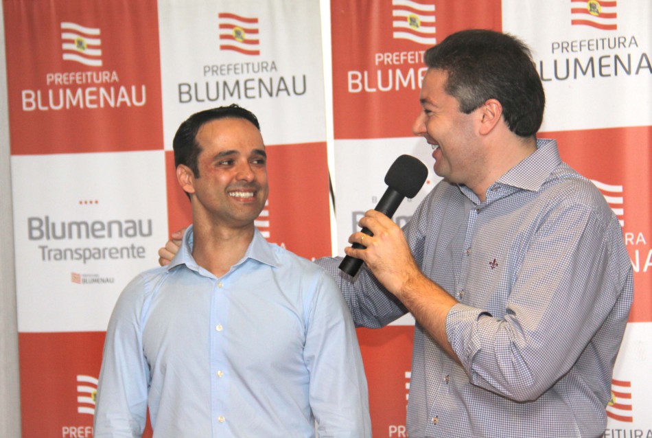 Marcos da Rosa assume interinamente o cargo de prefeito de Blumenau