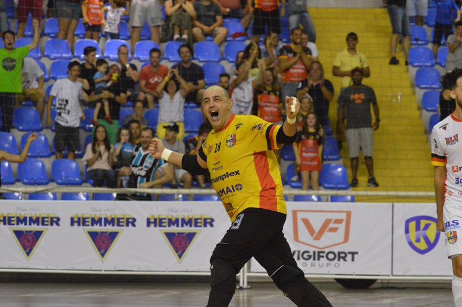 Blumenau Futsal busca classificação para semifinal do Catarinense