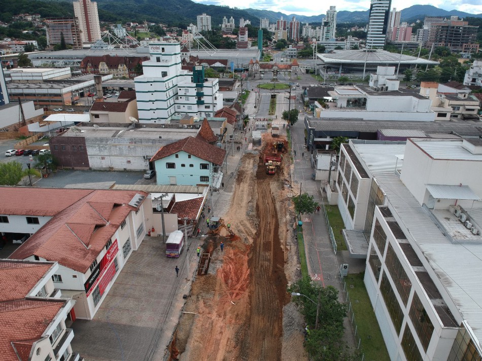 Acesso à Rua Mariana Bronnemann pela Humberto de Campos fica interditado