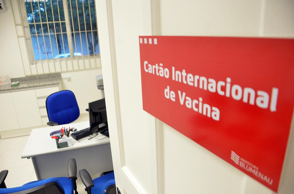 Pessoas com viagens ao exterior devem verificar necessidade do CIVP