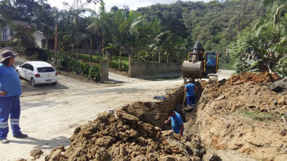 Prefeitura inicia obras na Rua Braço do Sul, na Vila Itoupava
