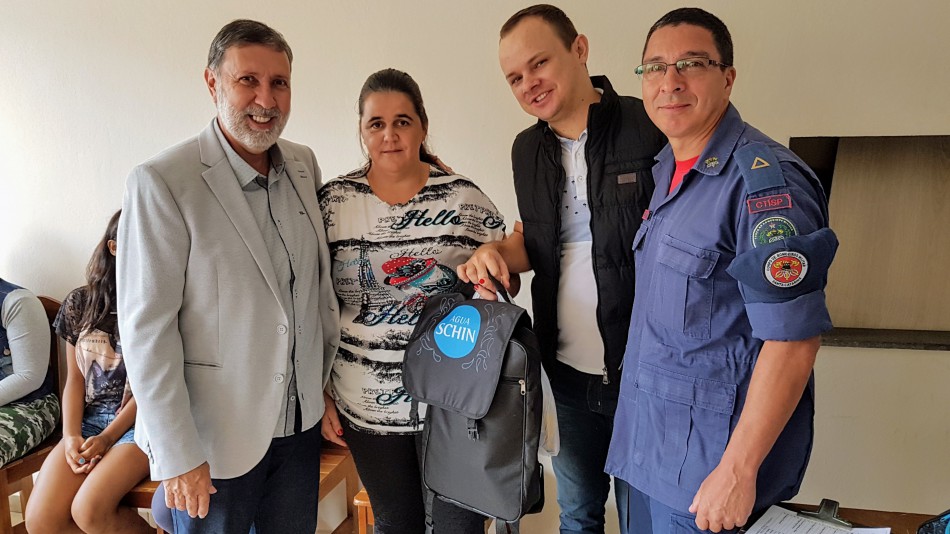 Donativos da campanha 'Volta às Aulas' começam a ser entregues
