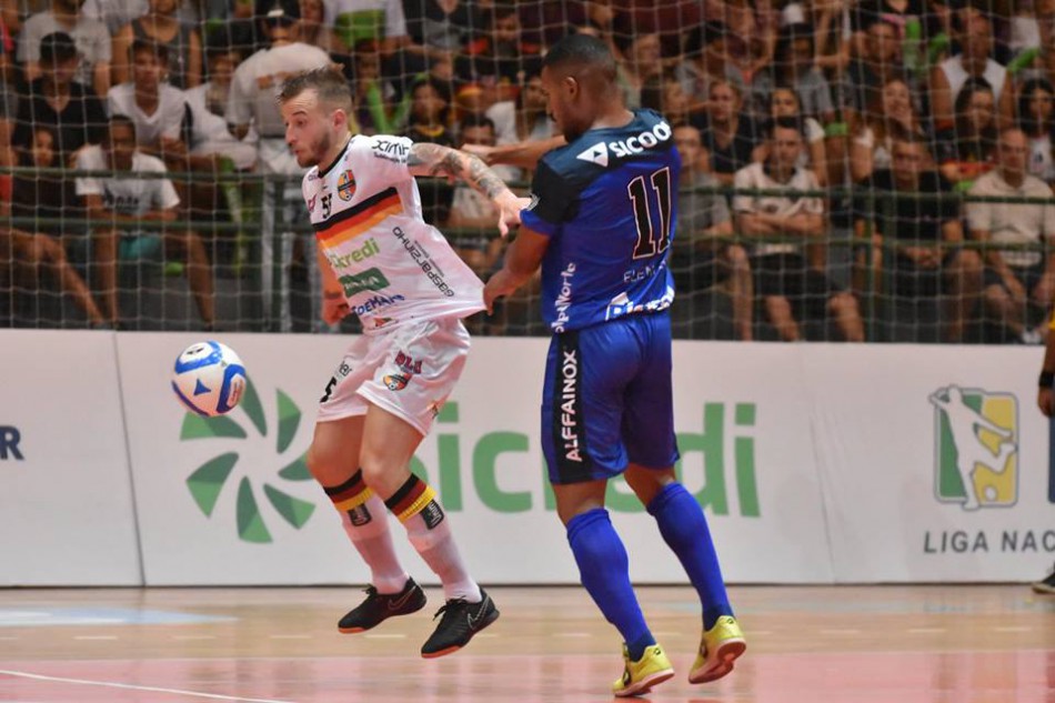 Blumenau empata em casa contra o Foz na estreia da Liga Futsal