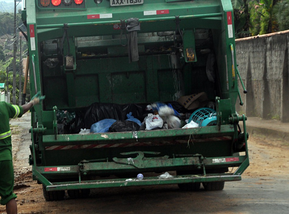 Coleta de lixo segue normalmente na cidade