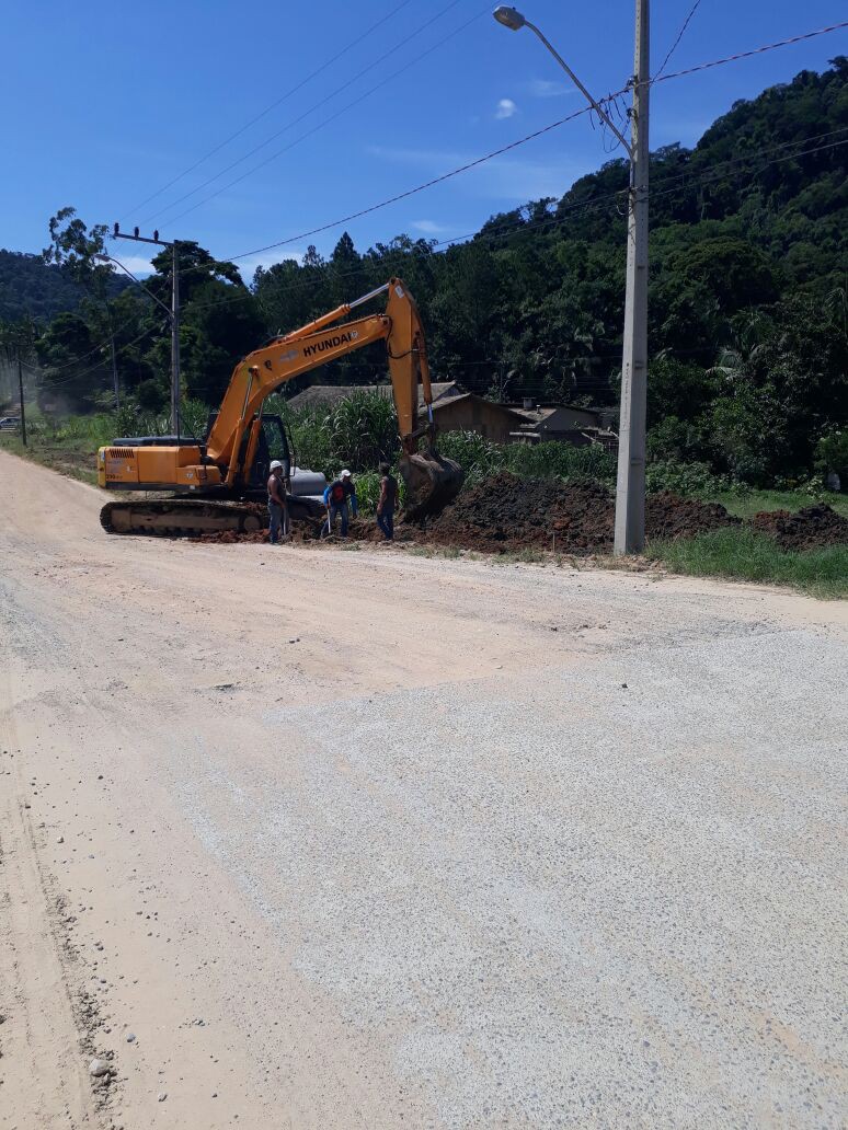 Prefeitura inicia os trabalhos para pavimentação da Rua Rio Bonito