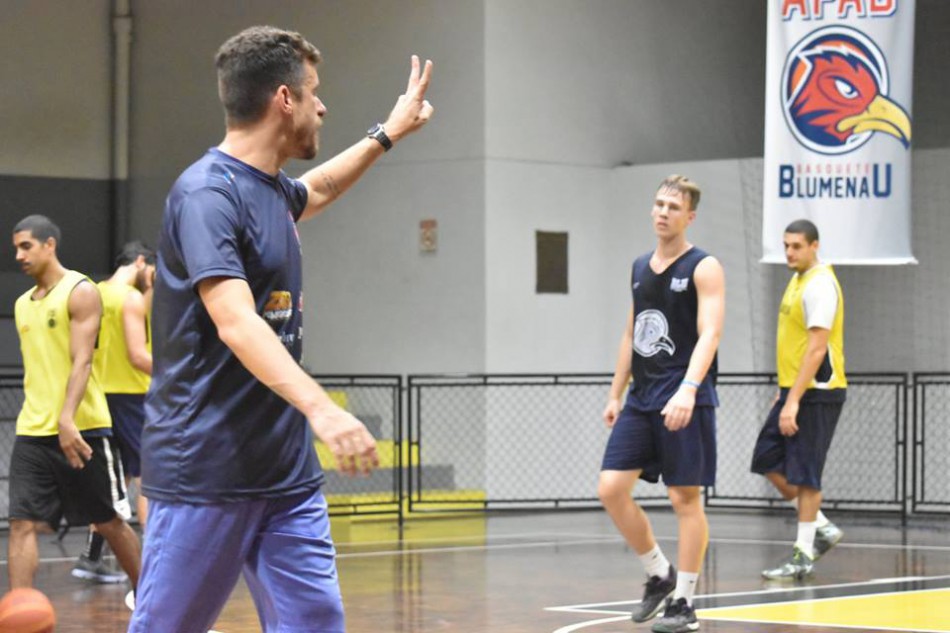 Apab/FMD estreia na Liga Ouro nesta terça-feira
