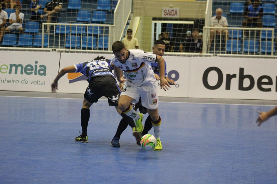 Futsal masculino fica no empate com o Tubarão pelo Catarinense