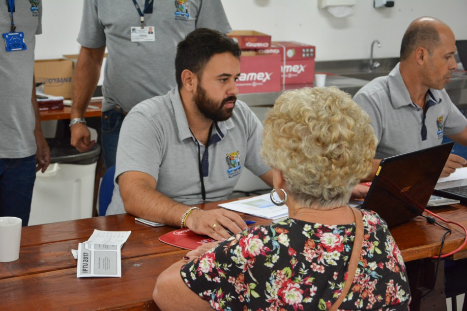 Mais de cinco mil pessoas são atendidas na Central do IPTU