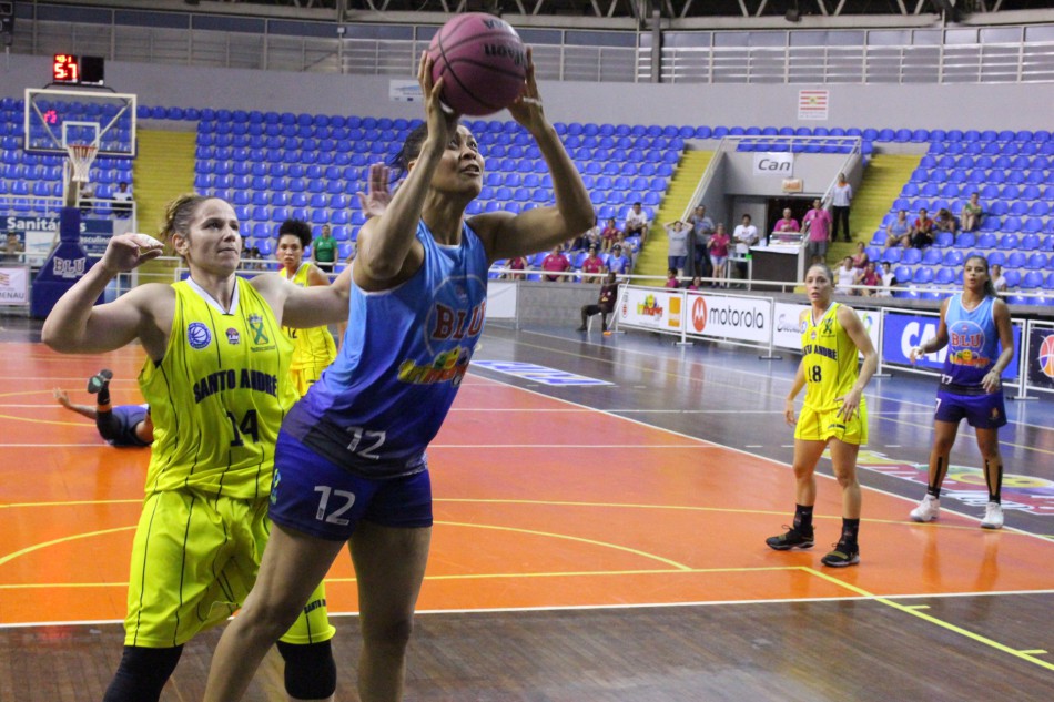 Basquete feminino enfrenta Santo André (SP) nas quartas de final da LBF
