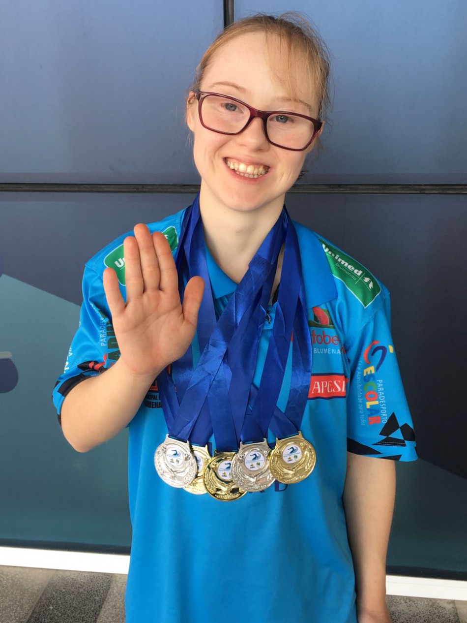 Paratleta de Blumenau conquista cinco medalhas no Meeting de Natação