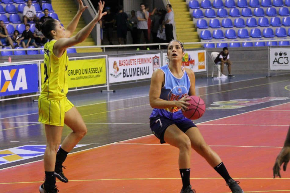 Basquete feminino de Blumenau está entre os quatro melhores do país
