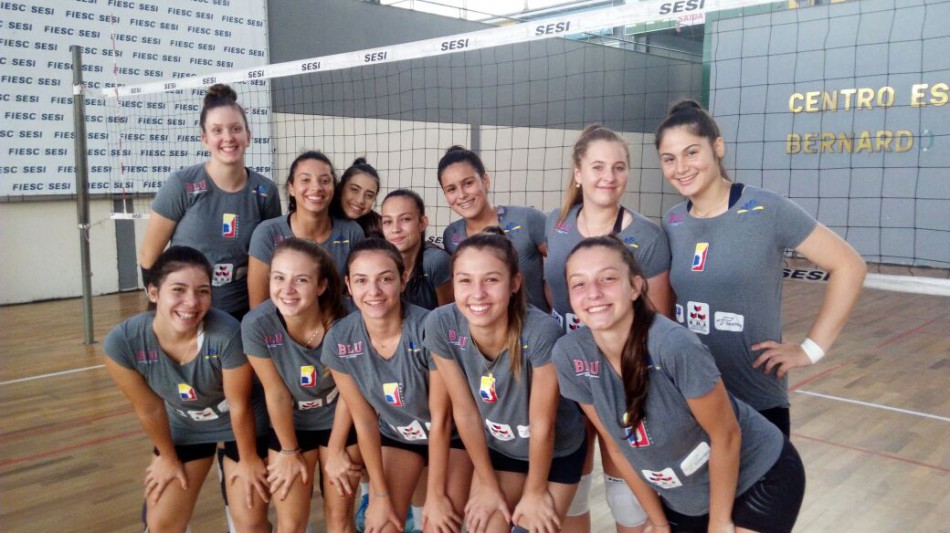 Vôlei infantojuvenil termina em segundo lugar na etapa do Estadual