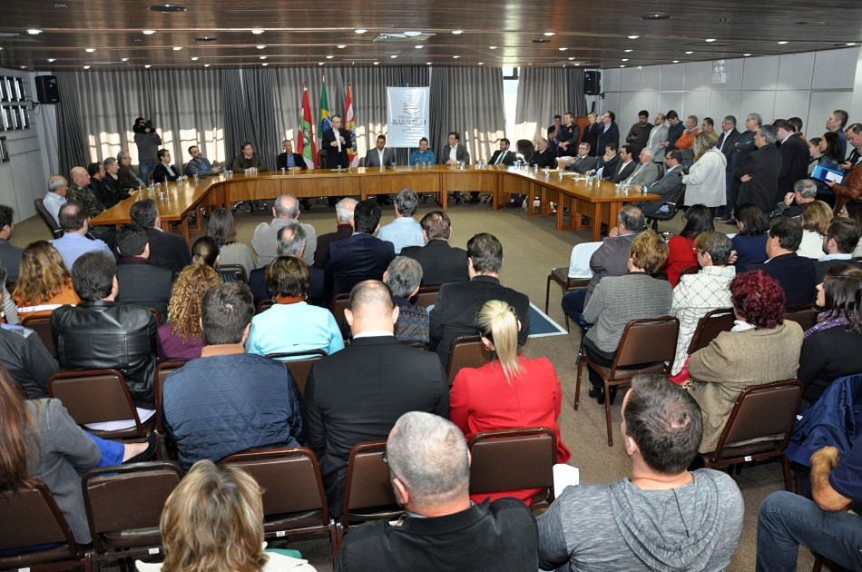 Três novos secretários municipais são empossados na Prefeitura