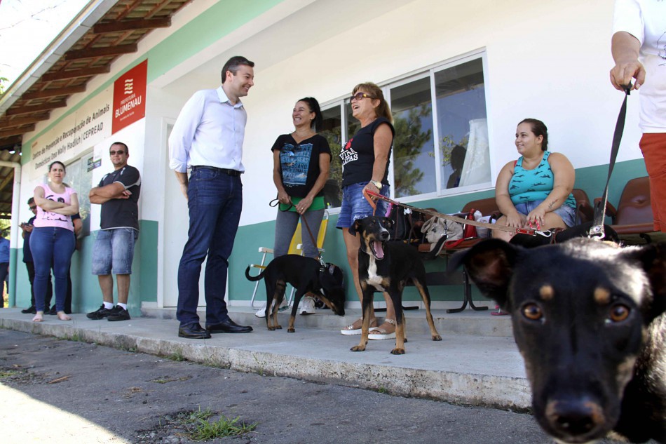 Prefeito acompanha mais uma etapa do mutirão de castrações no Cepread